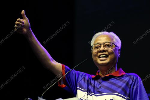 DATUK SERI ISMAIL SABRI YAAKOB