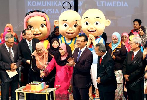 KL06_17112014_PERHIMPUNAN