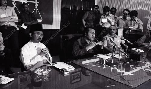 DR. MAHATHIR MOHAMAD