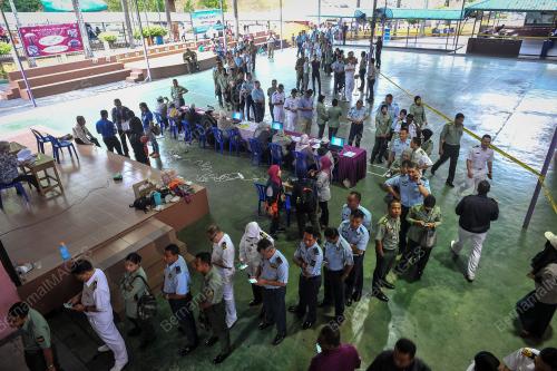 KL06_18052005_UNDI_BN201805047621