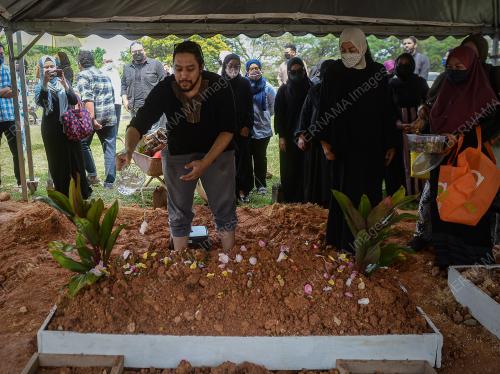 ALLAHYARHAM DR WAN ZAWAWI WAN IBRAHIM