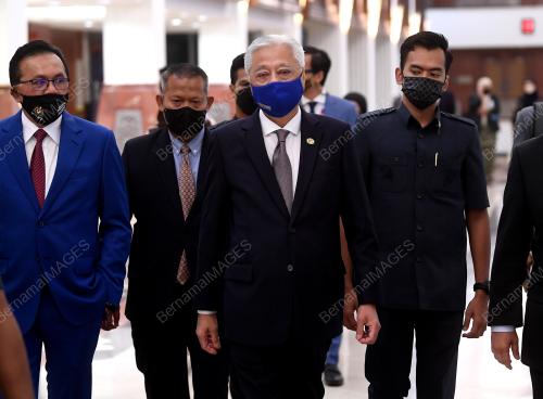 DATUK SERI ISMAIL SABRI YAAKOB