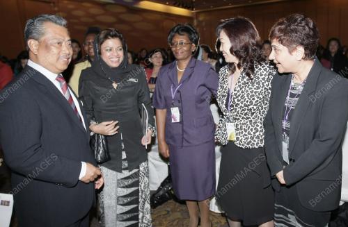 WOMEN SUMMIT