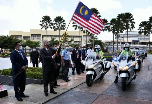 DATUK SERI ISMAIL SABRI YAAKOB
