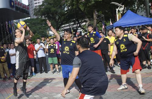 KL06_18092016_BASKETBALL