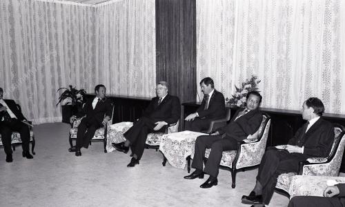 DISEMBER 1982