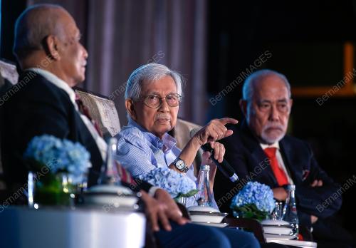 TUN DAIM ZAINUDDIN