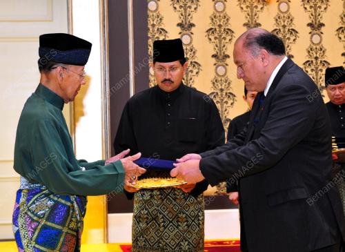 KL06_19032012_WATIKAH