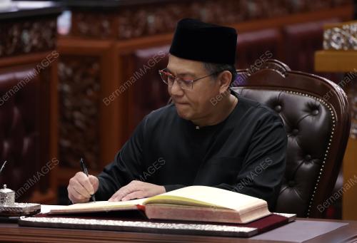 DATUK NUR JAZLAN MOHAMED