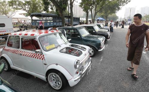 PAMERAN KERETA MINI KLASIK