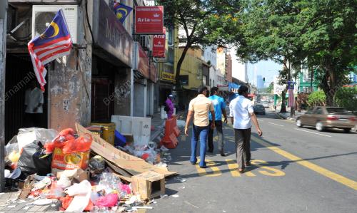 KL06_19082012_SAMPAH