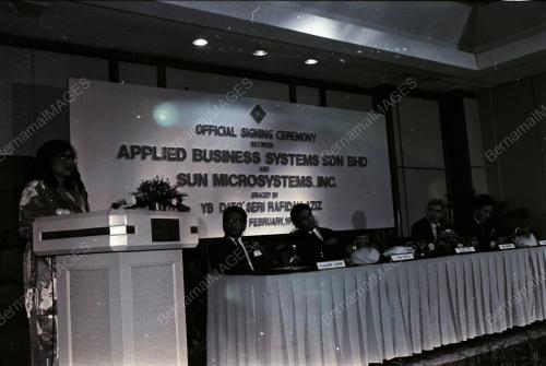 DATUK SERI RAFIDAH AZIZ