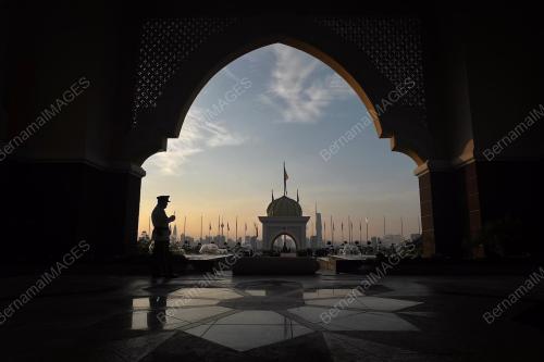 ISTIADAT PERTABALAN YANG DI-PERTUAN AGONG KE-17