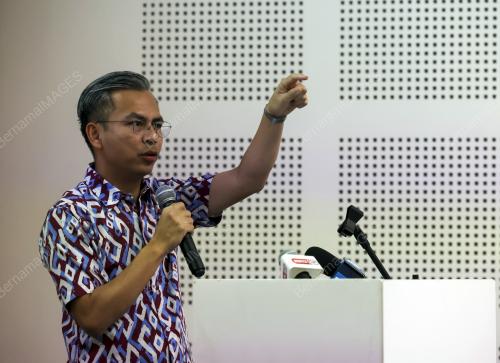 FAHMI FADZIL