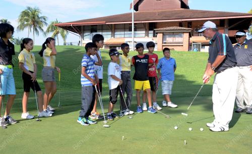 KL06_20112012_TONY_GOLF