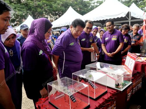 KL06_20112016_GOTONG_ROYONG