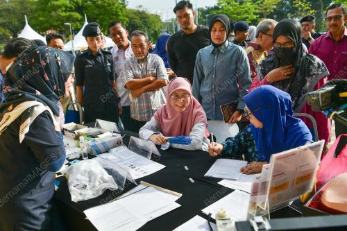 DATUK SERI DR WAN AZIZAH WAN ISMAIL