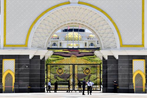 ISTIADAT PENGURNIAAN SURATCARA PELANTIKAN PERDANA MENTERI