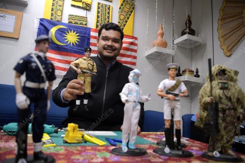 KOLEKSI FIGURA TEMPATAN
