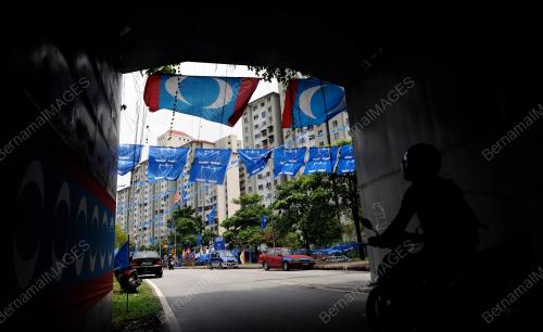 KL06_22022013_BENDERA_PARTI