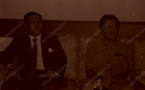 KL06_220390_KERAJAAN