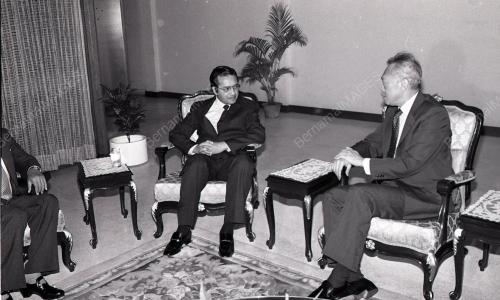 DR. MAHATHIR MOHAMAD
