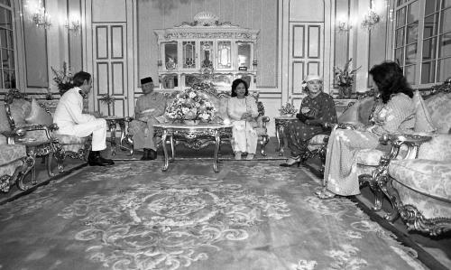 AGONG