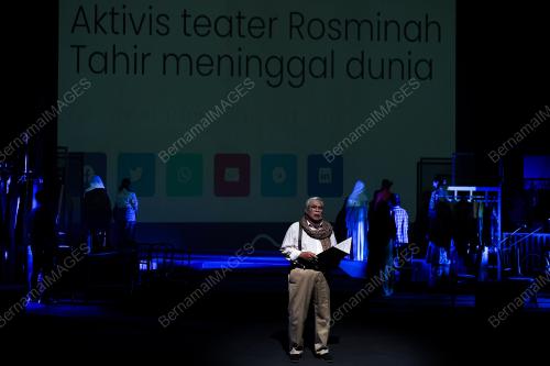 PEMENTASAN TEATER CIK ROS