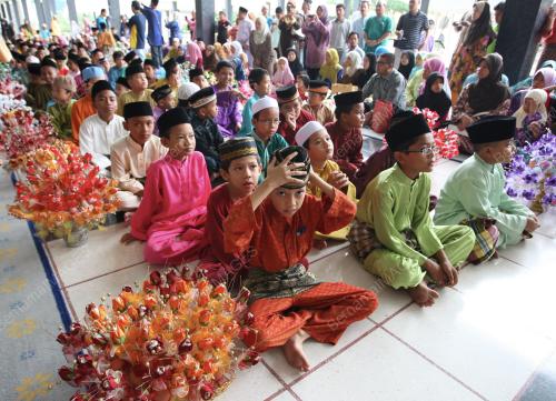 PROGRAM BERKHATAN BERAMAI-RAMAI