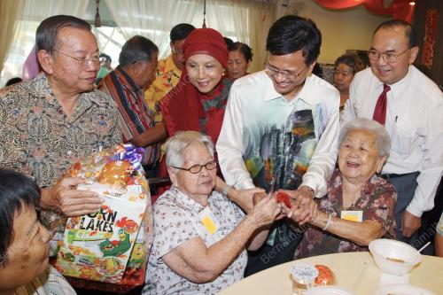 KL06_23012011_SUMBANGAN_CNY