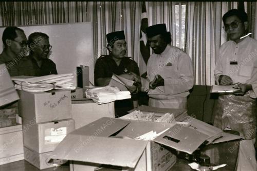 DATUK KADIR SHEIKH FADIL