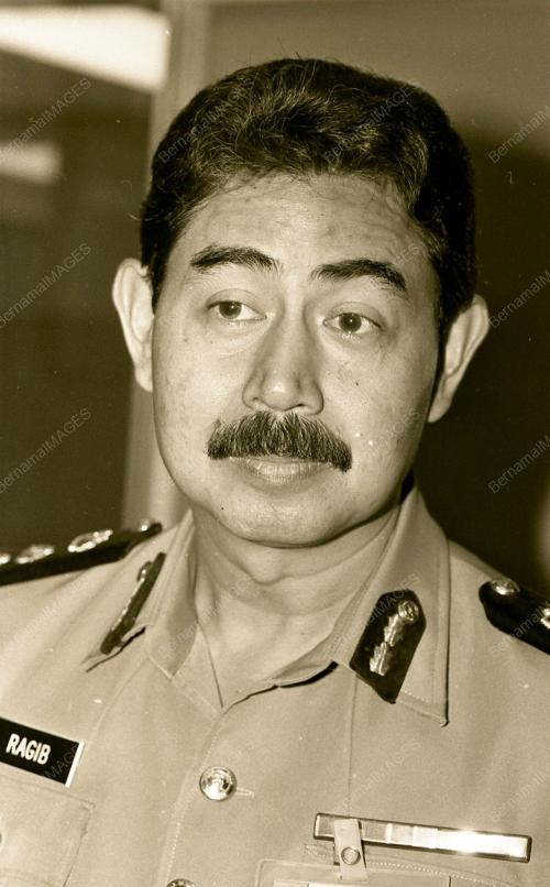 KL06_230390_POLIS