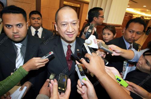 MOHAMED NAZRI ABDUL AZIZ