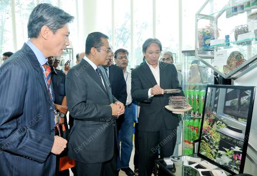 KL06_23042012_KHALED