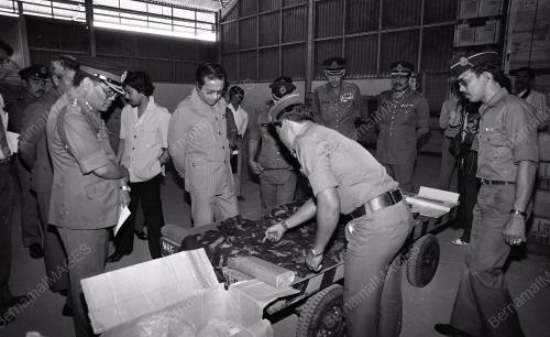 DR. MAHATHIR MOHAMAD