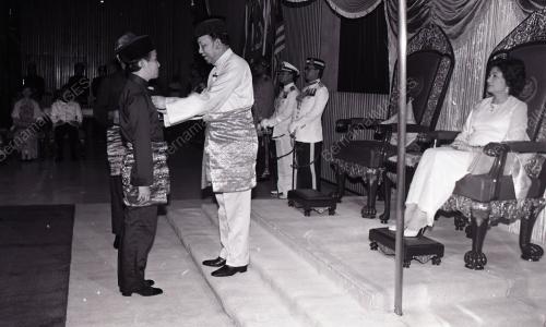 BINTANG