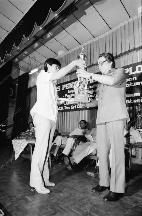 GRADUASI
