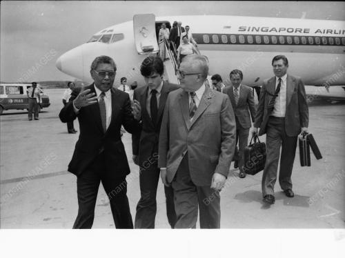MENTERI