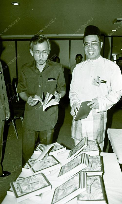 KL06_240390_ZAKAT