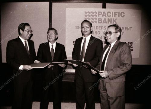 PASIFIC BANK SHARE HOLDERS AGREEMENT SIGNNG