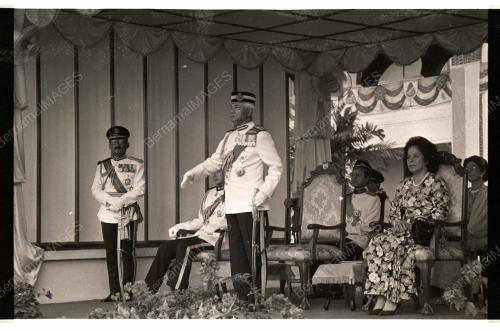 AGONG DI PERBARISAN PULAPOL