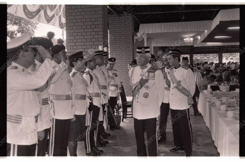 AGONG DI MAJLIS PERBARISAN