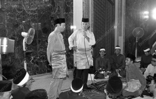 KL06_24072015_AGONG_SOLAT