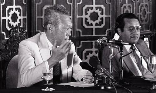 DR. MAHATHIR BIN MOHAMAD