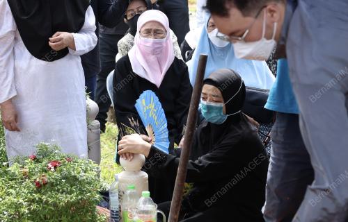 DATUK SERI DR WAN AZIZAH WAN ISMAIL