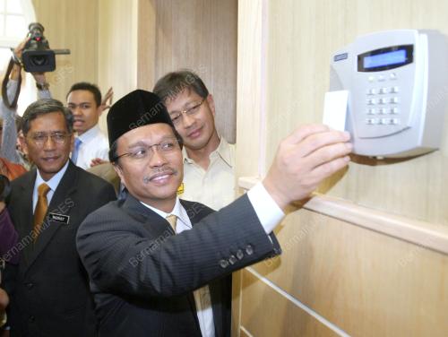 SHAFIE APDAL