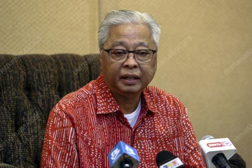 DATUK SERI ISMAIL SABRI YAAKOB