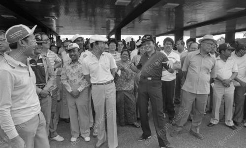 GOTONG-ROYONG DI PARLIMEN