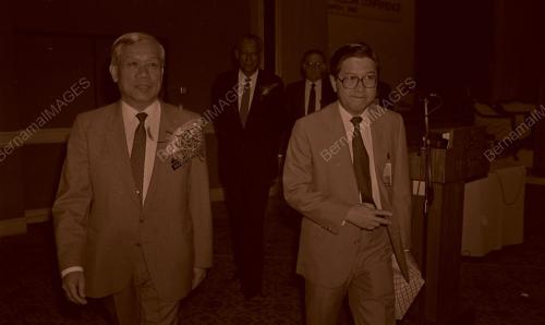 KL06_260390_IBM