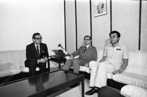 MENTERI